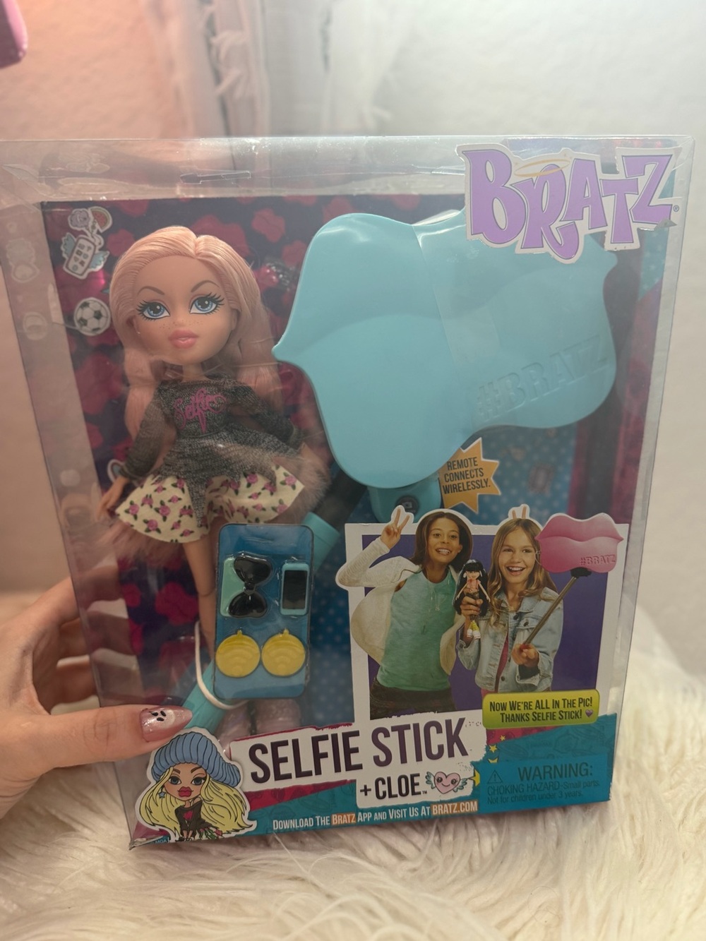 NIB Bratz Selfie Stick Cloe Bratz Doll Set 2015 Selfie Stick with Remote #059